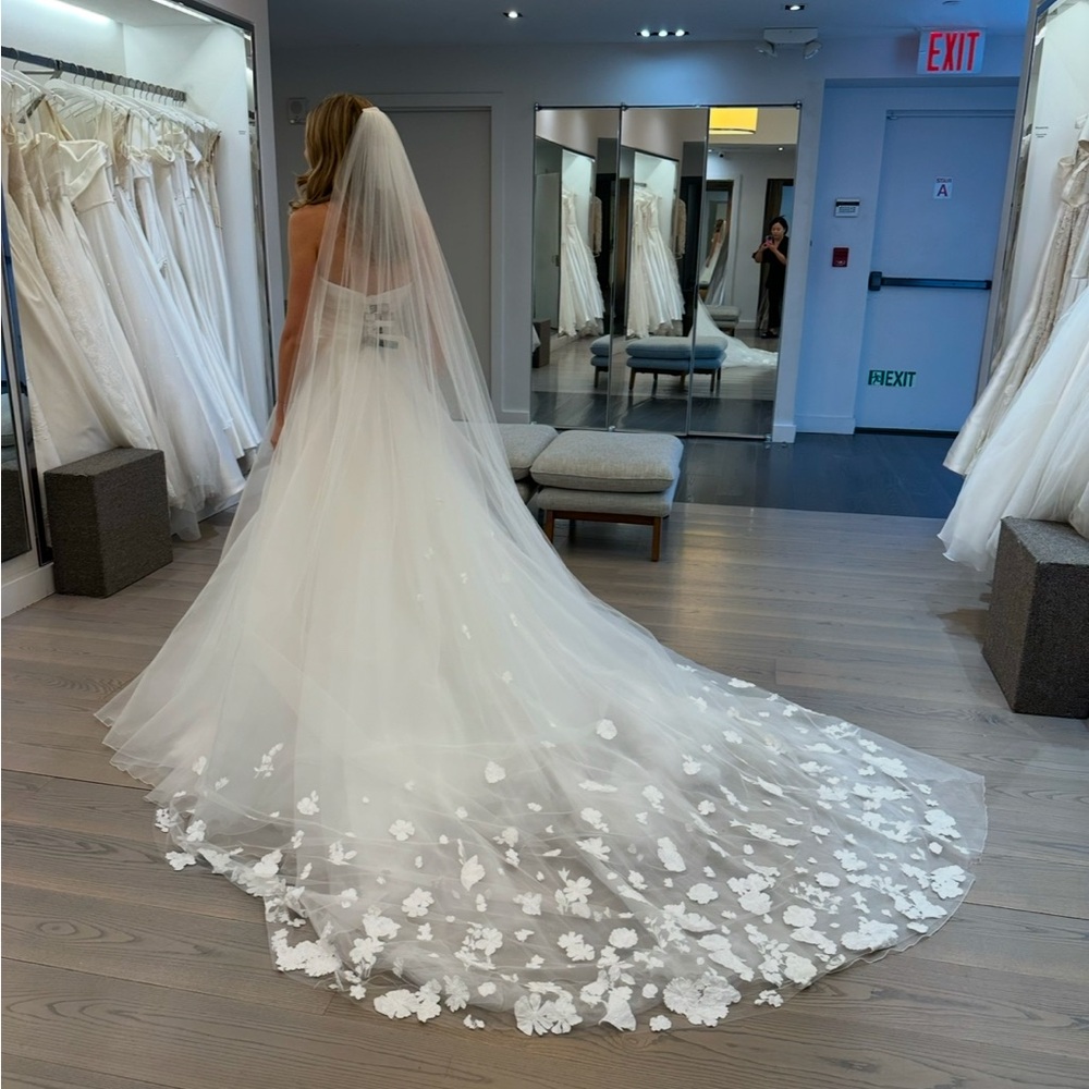 NEW never worn wedding veil from Wedding Atelier